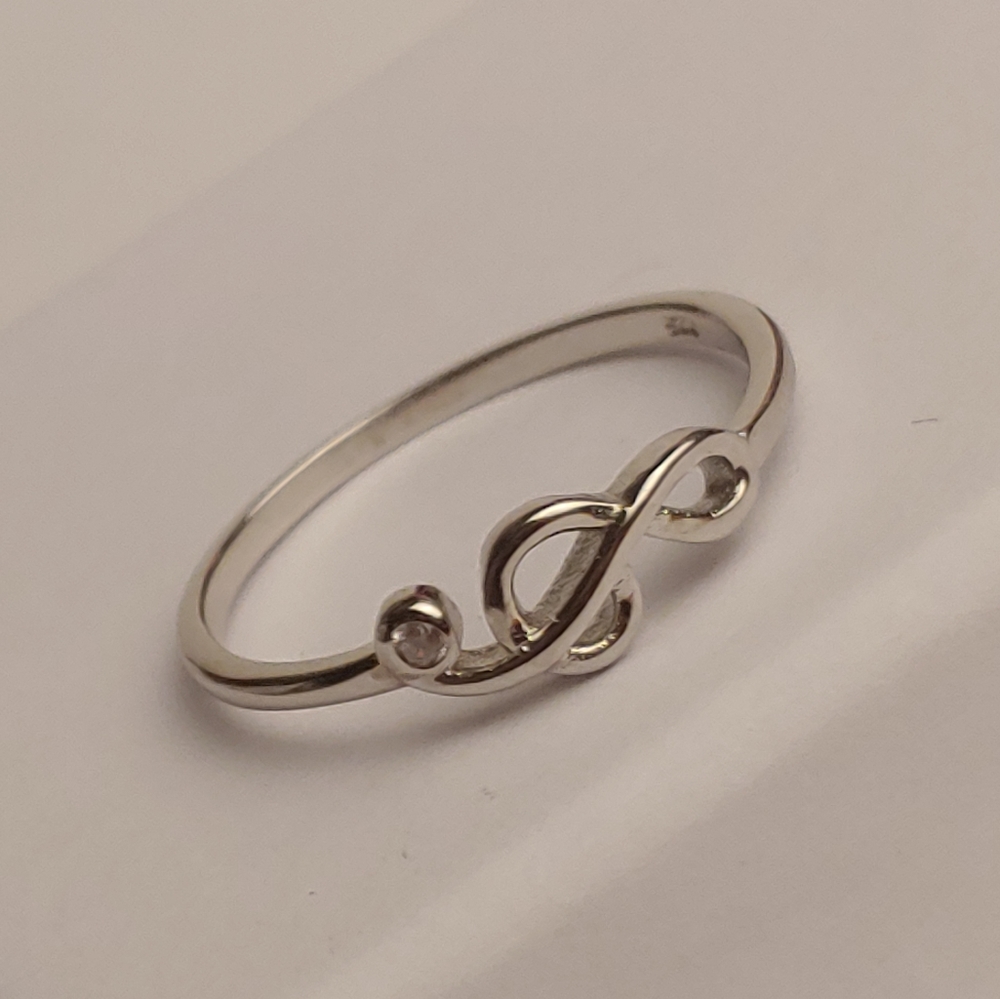 925 Sterling Silver Treble Clef Music Ring sz 6